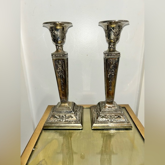 Pair of Topazio Silver-plated Rams-Head Neoclassical Candlesticks - Picture 1 of 8